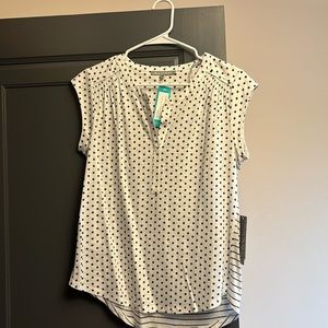 NWT danielrainn t-shirt